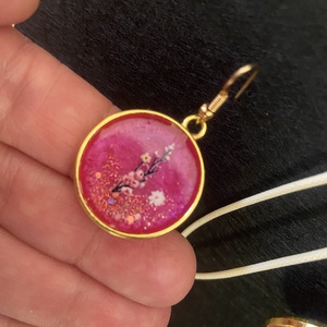 Rózsaszín virágos fülbevaló és nyaklánc szett - ékszer - ékszerszett - Meska.hu