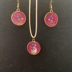 Rózsaszín virágos fülbevaló és nyaklánc szett - ékszer - ékszerszett - Meska.hu