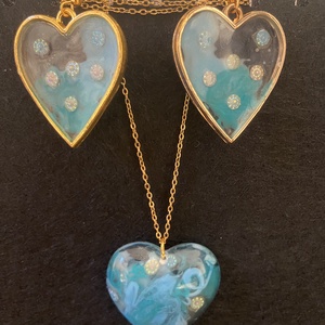 Kék szives fülbevaló és nyaklánc szett - ékszer - ékszerszett - Meska.hu