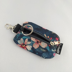 Kulcstartó tok - farmerkék virágos, Táska & Tok, Kulcstartó & Táskadísz, Kulcstartó, Varrás, MESKA