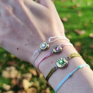 Töltény string karkötő színes - ékszer - karkötő - fonott karkötő - Meska.hu