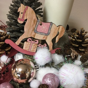 Karácsonyi asztaldísz - hintalóval, Karácsony, Adventi díszek, Adventi ablakdekoráció, Virágkötés, MESKA