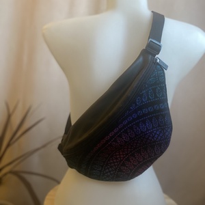 Fekete műbőr övtáska - táska & tok - övtáska - Meska.hu