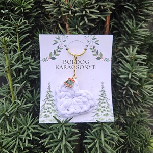 Horgolt szív kulcstartó ajándék - fehér, Táska & Tok, Kulcstartó & Táskadísz, Kulcstartó, Horgolás, MESKA