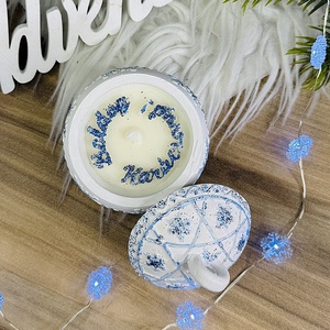 CandlAir Karácsonyi gömb- Hópihe- szójaviasz illatgyertya kerámiatégelyben - otthon & életmód - gyertya, illat, aroma - gyertya - Meska.hu