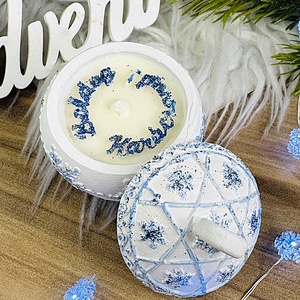 CandlAir Karácsonyi gömb- Hópihe- szójaviasz illatgyertya kerámiatégelyben - Meska.hu