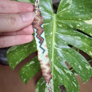 Zig-zag mintás karkötő - ékszer - karkötő - fonott karkötő - Meska.hu