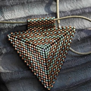 Zöld-arany háromszög nyaklánc - Meska.hu