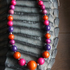 Lila-pink-narancs fa nyaklánc - Meska.hu