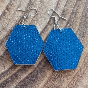 Metál kék bőr fülbevaló, Ékszer, Fülbevaló, Lógó fülbevaló, Bőrművesség, Ékszerkészítés, MESKA