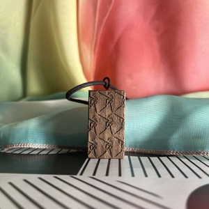 Senbazuru talizmán, Táska & Tok, Kulcstartó & Táskadísz, Táskaakasztó, Famegmunkálás, MESKA