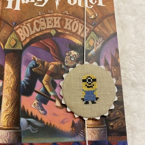Hímzett könyvjelző_ Minions - könyvbarátoknak  - könyv & zene - könyvjelző - Meska.hu