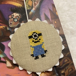 Hímzett könyvjelző_ Minions - könyvbarátoknak  - könyv & zene - könyvjelző - Meska.hu