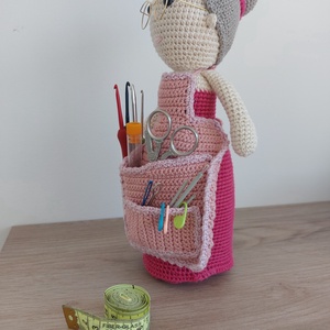 Nagyi horgolt tároló, tűpárna - játék & sport - plüssállat & játékfigura - ember - Meska.hu