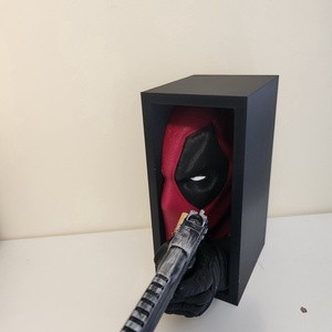 Deadpool könyvtámasz és polc dísz  - Meska.hu
