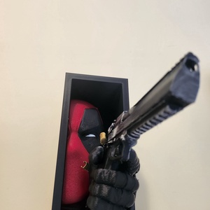 Deadpool könyvtámasz és polc dísz  - otthon & életmód - dekoráció - asztal és polc dekoráció - asztaldísz - Meska.hu