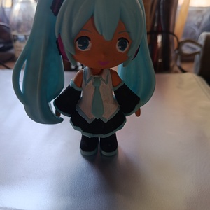 Hatsume Miku ai sztár figura  - Meska.hu