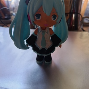Hatsume Miku ai sztár figura  - otthon & életmód - dekoráció - asztal és polc dekoráció - asztaldísz - Meska.hu