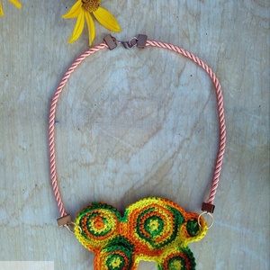 'Circle of colors' horgolt nyaklánc - ékszer - nyaklánc - statement nyaklánc - Meska.hu