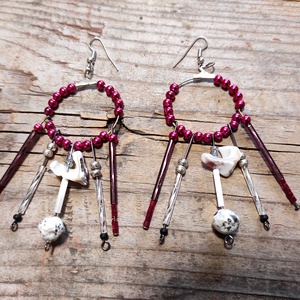 'Pirkadat' kagylós-gyöngyös bohém fülbevaló, Ékszer, Fülbevaló, Lógó fülbevaló, Ékszerkészítés, Gyöngyfűzés, gyöngyhímzés, MESKA