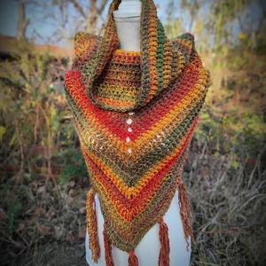 INDIA horgolt kapucnis sálkendő - Meska.hu