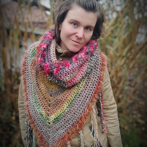 PARÁZS horgolt kapucnis sál - ruha & divat - sál, sapka, kendő - kendő - Meska.hu