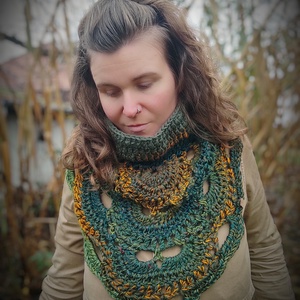 FENYŐERDŐ horgolt sálkendő - Meska.hu