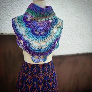 HEGYVIDÉK horgolt sálkendő, Ruha & Divat, Sál, Sapka, Kendő, Kendő, Horgolás, MESKA