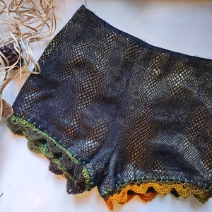 KÍGYÓ újra-ruha, Ruha & Divat, Női ruha, Nadrág, Horgolás, MESKA