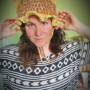  LUNA horgolt cicafüles kalap - ruha & divat - sál, sapka, kendő - kalap - Meska.hu