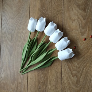 Fehér tulipánok katicával (6db/szett) - otthon & lakás - dekoráció - asztaldísz - Meska.hu