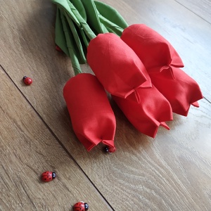 Piros tulipánok katicával (5db/szett), Otthon & Lakás, Dekoráció, Asztal és polc dekoráció, Asztaldísz, Varrás, MESKA
