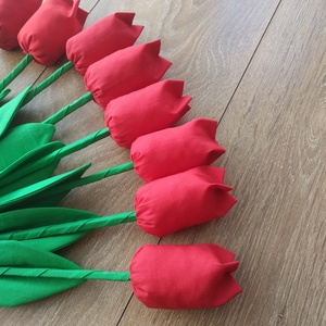Piros tulipánok katicával (8db/szett), Otthon & Lakás, Dekoráció, Asztal és polc dekoráció, Asztaldísz, Varrás, Meska