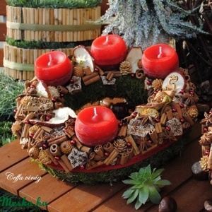 RENDELHETŐ !!! Keleties adventi koszorú, mohaalapon  - Meska.hu