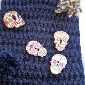 Telefontok Sötét kék mobil telefon tok koponya fejekkel és bojttal, vagy cicával és virágokkal eladó.  - táska & tok - pénztárca & más tok - telefontok - Meska.hu