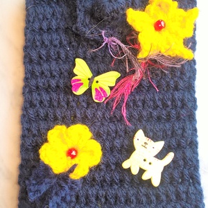 Telefontok Sötét kék mobil telefon tok koponya fejekkel és bojttal, vagy cicával és virágokkal eladó.  - táska & tok - pénztárca & más tok - telefontok - Meska.hu