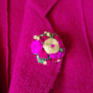 Hímzett virágos bross -  - Meska.hu