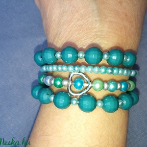 Türkíz és sötétkék színű memória drótra fűzött négy soros gyöngyös női karkötő eladó  - ékszer - karkötő - gyöngyös karkötő - Meska.hu