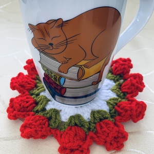 Pohár alátét  fehér, zöld színű piros virágokkal, Otthon & Életmód, Konyhafelszerelés, tálalás, Tálalás, Tányér- és poháralátét, Horgolás, MESKA