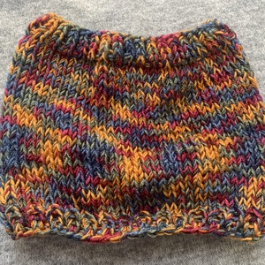  Sál Őszi erdő színeiben pompázó narancsos  kékes rózsaszínes és olivás melírozású kézi kötésű  sál   - Meska.hu