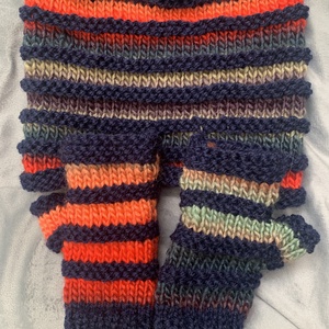 Sál Sötét kék csíkos sál csíkok között  festett színes gyapjú fonallal kötöttem tettem egyedivé - ruha & divat - sál, sapka, kendő - sál - Meska.hu