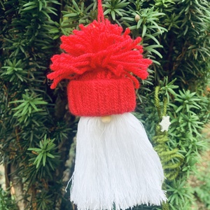 Sapka  piros kézi  készítésű gyerek  sapka  fehér  pompommal eladó  - ruha & divat - sál, sapka, kendő - kesztyű - Meska.hu Sapka  piros kézi  készítésű gyerek  sapka  fehér  pompommal eladó  - ruha & divat - sál, sapka, kendő - kesztyű - Meska.hu