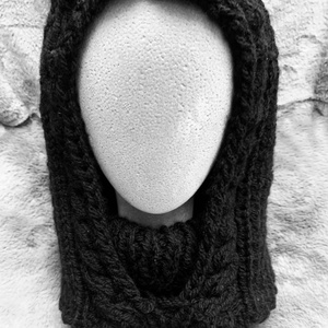 Sapka sál  kapucni egyben kézi készítésű  fekete színben  eladó , Ruha & Divat, Sál, Sapka, Kendő, Fejpánt, Kötés, MESKA