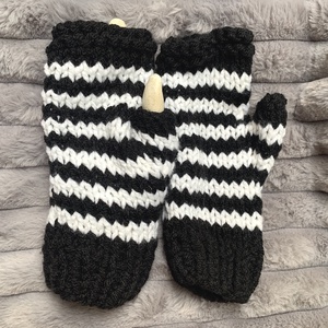 Kesztyű fekete fehér  csíkos  ujjatlan kesztyű eladó - ruha & divat - sál, sapka, kendő - kesztyű - Meska.hu