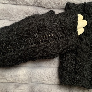 Kesztyű, Kézi kötésű fekete csavart mintás ujjatlan  kesztyű  eladó. - Meska.hu