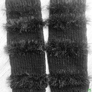 Lábszármelegítő, Kézi kötésű fekete  női lábszármelegítő eladó - ruha & divat - cipő & papucs - lábszármelegítő - Meska.hu