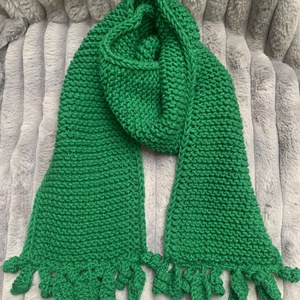 Sál. Kézi kötésű fű zöld női sál  eladó, Ruha & Divat, Sál, Sapka, Kendő, Sál, Kötés, MESKA