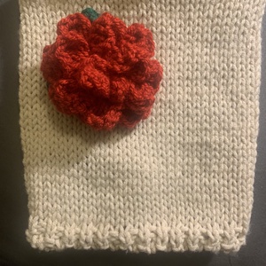 Táska. Beige kötött táska  piros virágokkal díszítve  eladó, Táska & Tok, Kézitáska & válltáska, Belső rendező, Horgolás, Kötés, MESKA