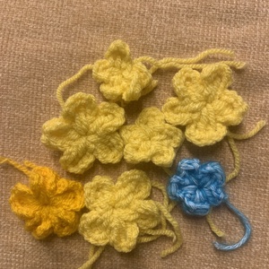 Virágok horgolt sárga virágok eladók   7db/csomag , Kellékek & szerszámok, Dekorációs kellékek, , MESKA