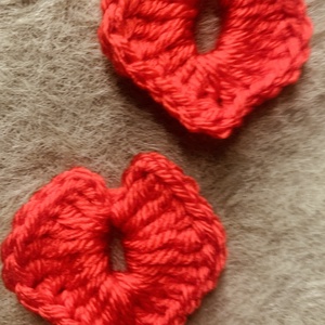 Szív alakú  Gomb dísz piros szív alakú 2 db /csomag , Kellékek & szerszámok, Rövidáru, Gomb, Textil gomb, , MESKA